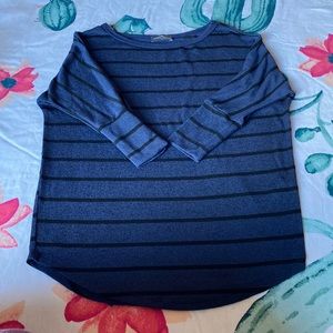 Market and spruce light quarter sleeve sweater/shirt